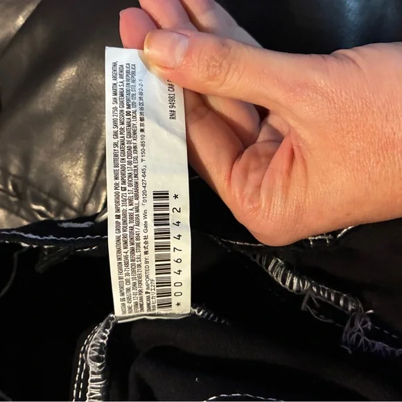 Forever 21 Women's Wide Leg Black Cargo with White Stitching -  Medium EUC Y2K - Picture 5 of 5